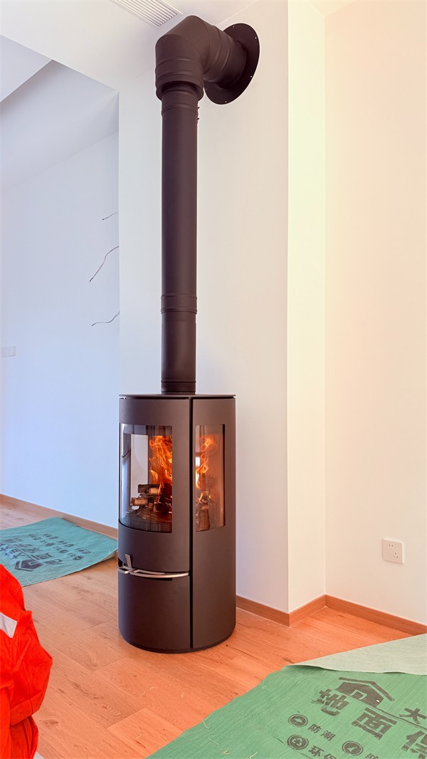 壁爐煙管是室內長好還是室外長好？.jpg